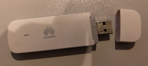 Huawei E3372s-153 LTE USB Stick 4G Surfstick 150Mbit / s mobilny internet biały