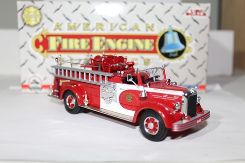 CORGI/American Fire Engine Classics 1949 Mack L Open Cab Springfield, Fire Dept. - Picture 3 of 6