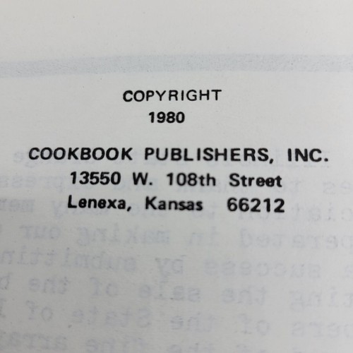 Cookbook 1980 Illinois Grange of family favorites Kissin Wears out Cookin Don't - Picture 3 of 8