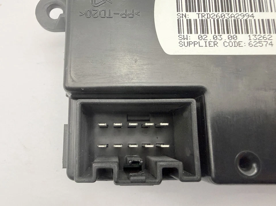 Unidad de módulo de computadora de control de puerta corredera trasera Chrysler Town & Country OEM 08-16 Foto 3 de 4