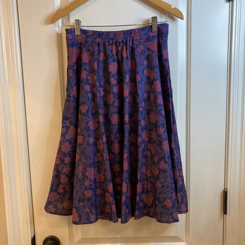 ModCloth Swing Skirt Size Medium Navy Red Floral Lined Side Zip Comfort Waist - Picture 4 of 7