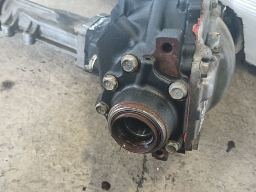 Transfer Case from 2000 Lexus RX300 3.0L AT 12138774 - Picture 4 of 12