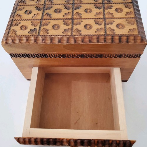 Vintage Poland Pyrography Wood Burned Folk Art Floral Box Hinged Lid KAMENKA '77 - Picture 18 of 19