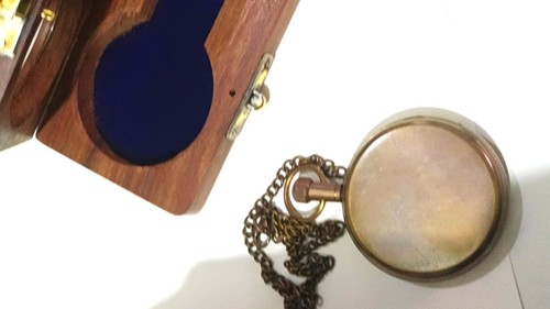 Antiguo Reloj de Bolsillo Náutico de Latón - Reloj Coleccionable Estilo Elgin único 2" - Imagen 6 de 7