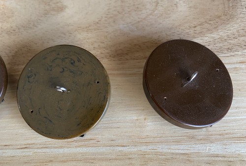 Set 4 Large Vintage Carved Bakelite Buttons Brass Filigree Fluer de lis 1 5/8” - Picture 9 of 12