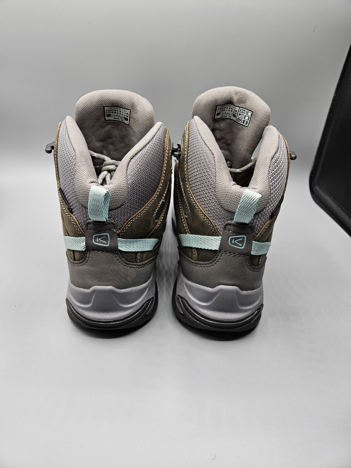 Stivali da trekking impermeabili Keen Circadia taglia 8 acciaio grigio blu nuvola nuovi senza etichette