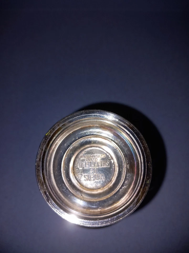 VINERS OF SHEFFIELD PLATEADO INGLATERRA. JARRÓN EN ARGENT DECO TËTE DE LION  Foto 3 de 4