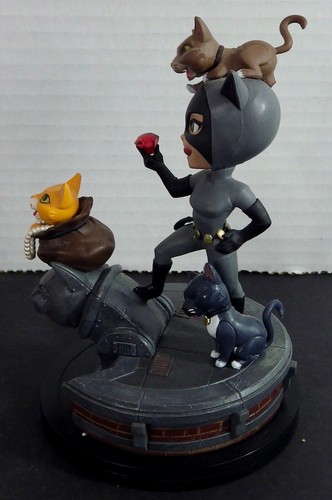 DC Catwoman - Modellino QMx 4 pollici Everstone Q-Fig Elite ottime condizioni - Foto 2 di 5