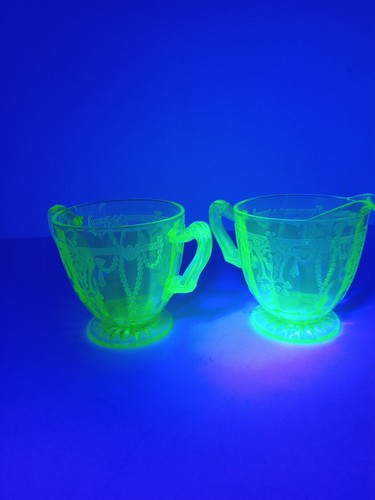 CAMEO GREEN 3 1/4 INCH CREAMER & SUGAR SET - Picture 2 of 11