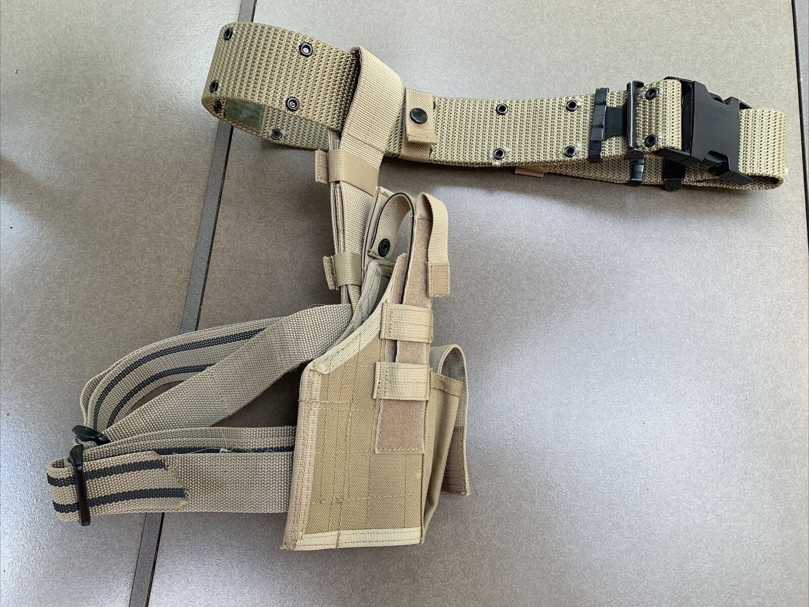 USGI Tan US Army Belt WITH Thigh Holster Size LG Waist to 44 Powell Military