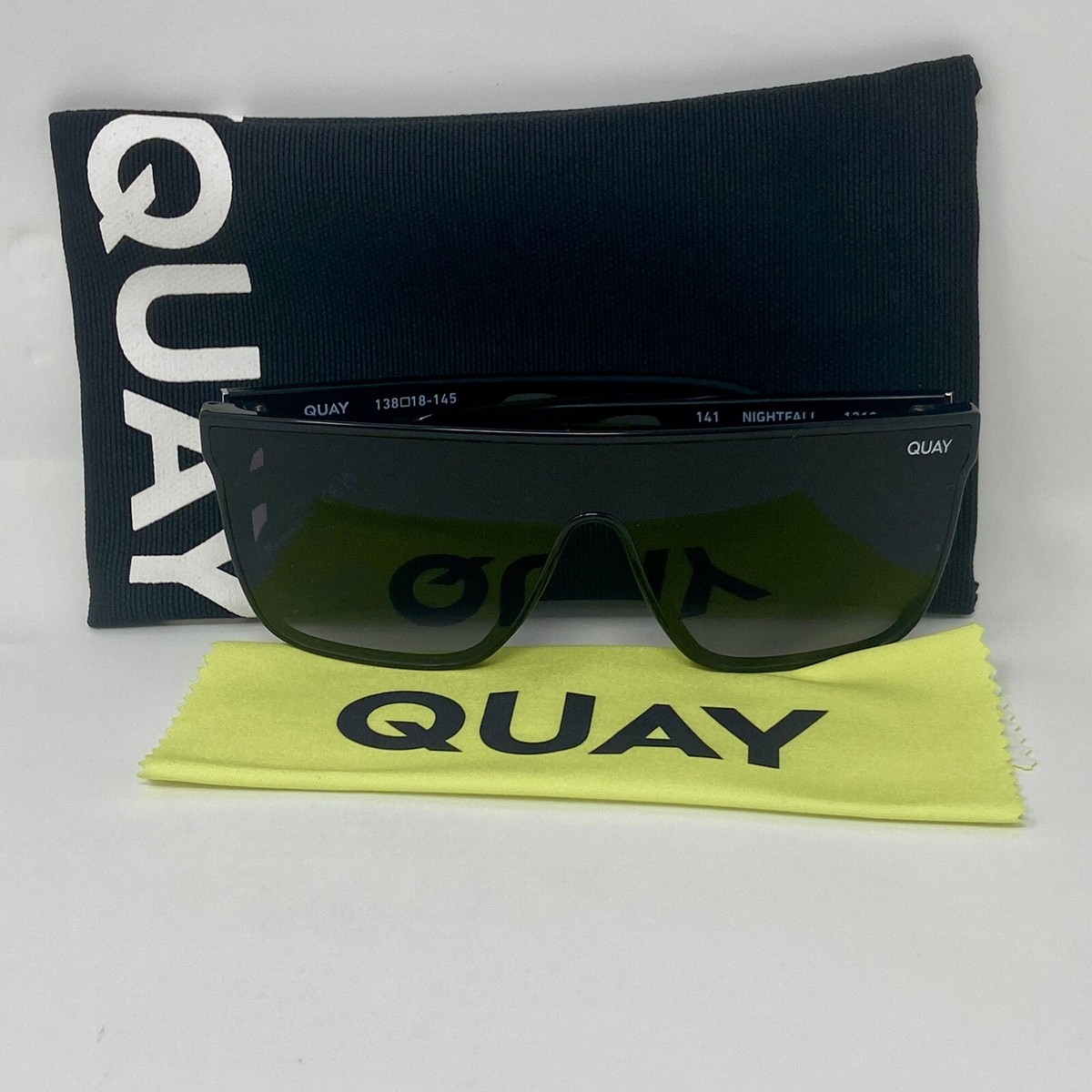Quay Nightfall Women\'s Flat Top Shield Sunglasses Black Frame Smoke Lens Amazon.com: Quay Women main image 3