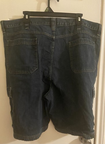 Wrangler Men’s Blue Dark Wash Denim Cargo Shorts Size 42 - Picture 2 of 3