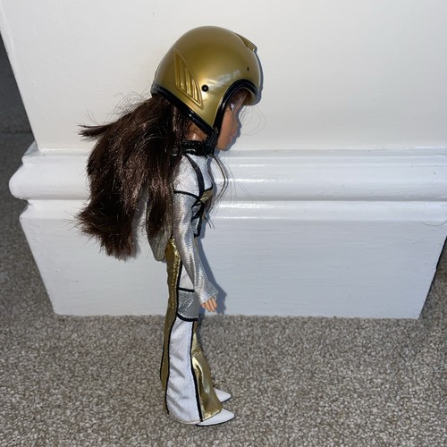 Bambola Bratz Play Sportz X-treme Sky Diving Yasmin - Foto 8 di 11