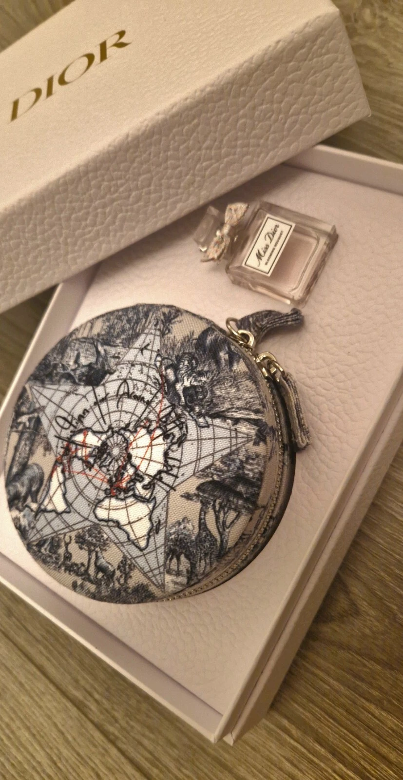 Coffret à bijoux de voyage Christian Dior autour du monde plus parfum Dior