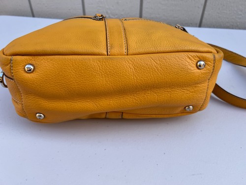 Tignanello Yellow Women's Purse Handbag Messanger Bag Leather - Picture 3 of 19