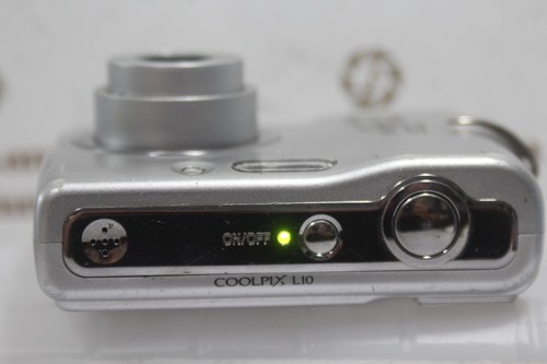 Nikon COOLPIX L10 5.0MP Digital Camera Silver for parts or repair Free Ship - Picture 7 of 15