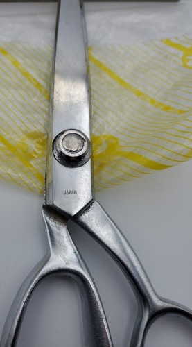 Vintage Yellow Canary Chrome Plated Pinking Shears in Original Box Self-Adj Ball - Picture 6 of 9