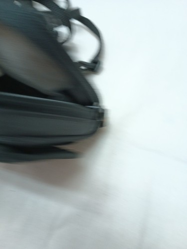 Lowepro Camera Case With Shoulder Strap - Picture 3 of 7