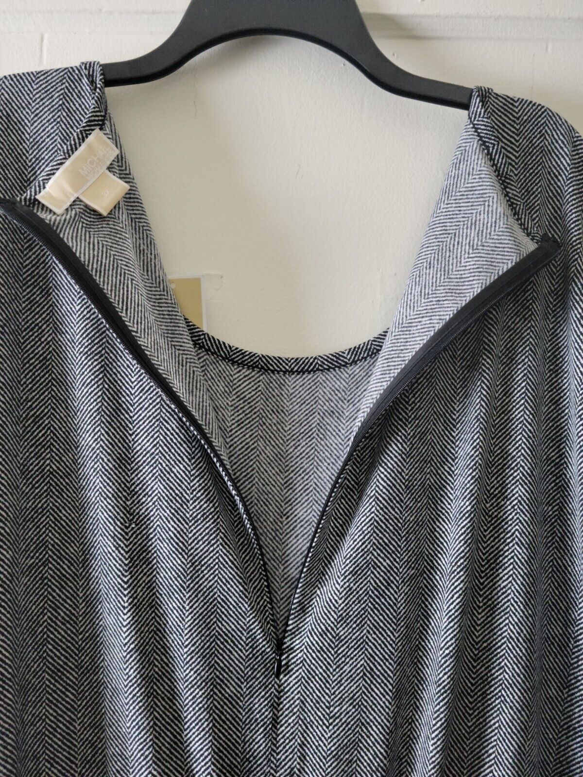 Picture 4 of 12