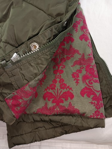 Women's Medium Old Navy hunter green water resistant puffer vest spring - Picture 8 of 12
