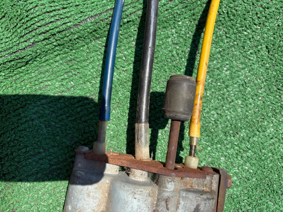 1961 1962 1963 Cadillac 6 way power seat transmission with cables 61 62 63 Foto 3 de 4