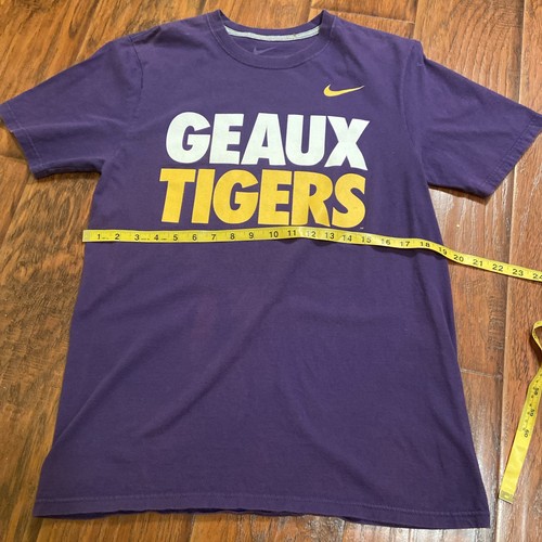 LSU Geaux Tigers lila Erwachsene Unisex T-Shirt Stoff verblassen abgebildet