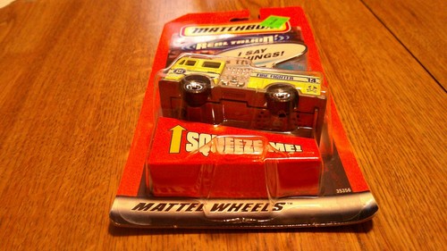 Camión de bomberos Matchbox Real Talkin' 1998 amarillo #35356 #HW FD - Imagen 6 de 7