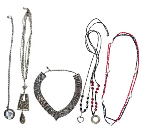 Lotto Tenuta Bigiotteria Vintage 130+ Collane Bracciali Bottoni Copri Anelli - Foto 2 di 23