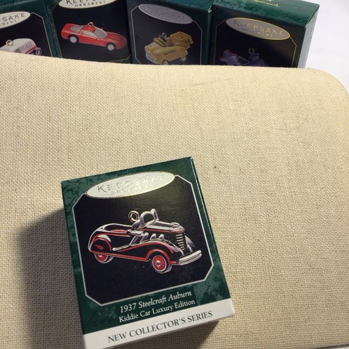 HALLMARK RICORDO ORNAMENTI AUTO COLLEZIONE SET DI 7 NUOVI CON SCATOLA - Foto 5 di 23