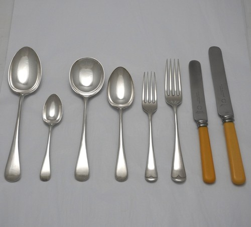 OLD ENGLISH Design Cooper Brothers Silver Service 90 Piece Canteen of Cutlery - Picture 2 of 10