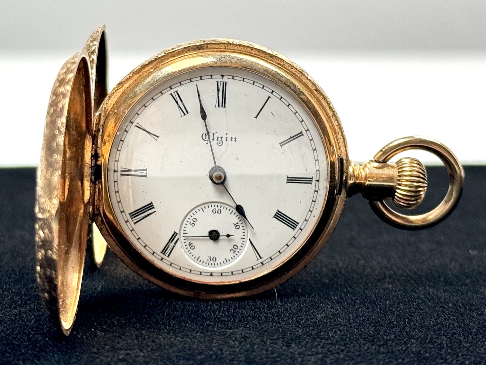 Beautiful 14k Gold Elgin Engraved Hunter Case 34mm Runs