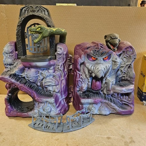Vintage 1984 He-Man Masters of the Universe MOTU Snake Mountain Playset