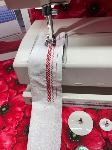 Husqvarna Viking 400 Computer Limited Edition Sewing Machine - Picture 4 of 8