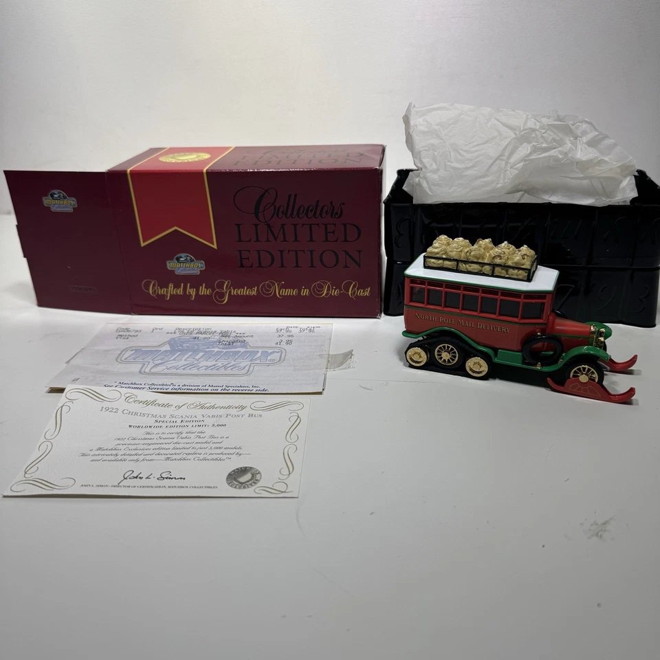 Matchbox Models of Yesteryear YYM36793 Scania-Vabis Post Bus North Pole NIB COA - Image 2 of 4