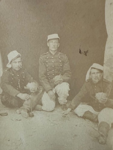 PHOTO  TROIS KÉPIS BLANC  HONNEUR A LA LÉGION   WW 1   N° 4 - Picture 2 of 4