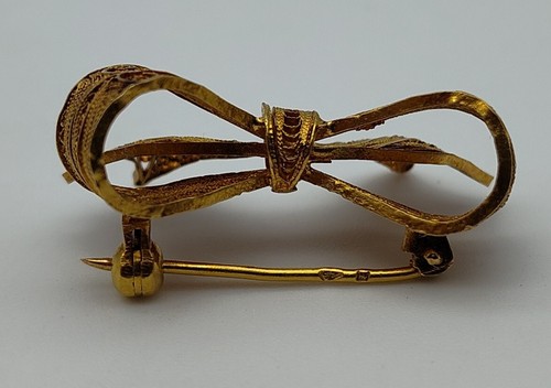 Vintage Filigree Bow over 20K Yellow Gold Brooch Pin Lapel - Picture 6 of 8