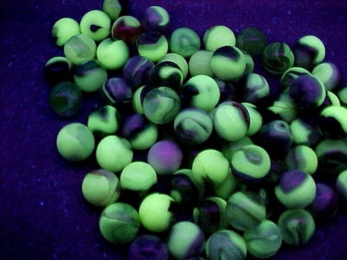 100 MIXED JABO UV REACTIVE  GLASS MARBLES . $49.99 - Picture 1 of 7