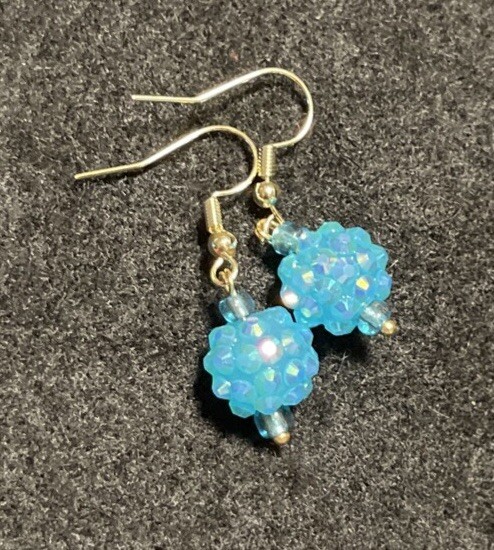 Stylish Dangle Earrings for Women – Trendy Fashion Jewelry-image