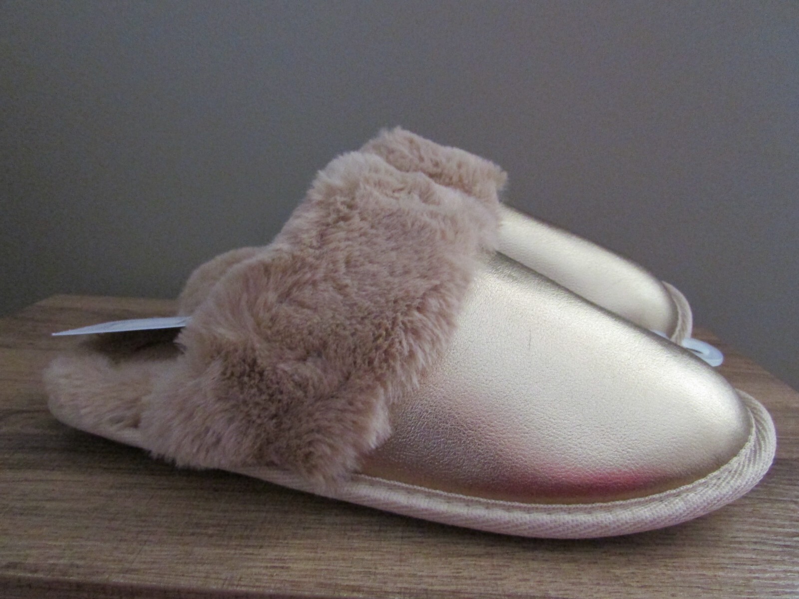 PANTOFOLA D’ORO Scarpe pantofole casa Auden Rae oro beige taglia M 7 8 nuove con etichette vedi descrizione