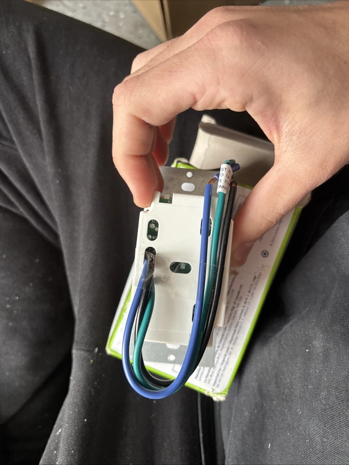 Leviton OSSMT-GDW Dual-Tech Occupancy Sensor Wall Switch, 120/277 V, White – NEW - Image 3 of 3