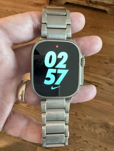 Apple Watch Ultra - 49mm (GPS + Cellular) with Titanium Band + 12 Extra Bands! - Zdjęcie 5 z 14
