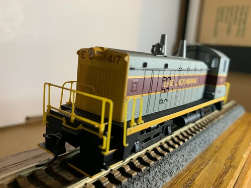 B.L.I. #6727 Pintura Erie. EMD NW2 Diesel Loco #417 con CCC y sonido Paragon 4 1:87 | Zustand: New