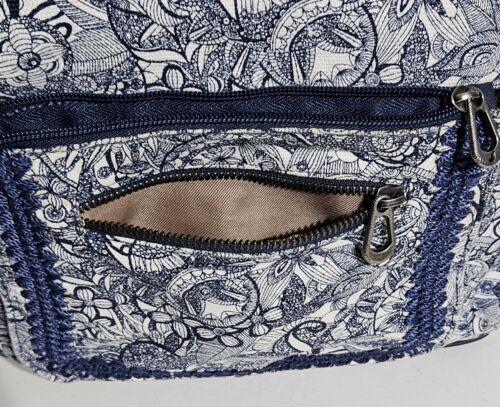 Sakroots Loyola verdeckbarer Rucksack weiß marineblau Blumenmuster Taschengurt 12"x11"x5" - Bild 4 von 20