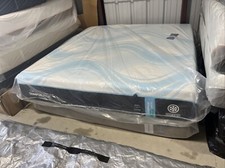 NEW TempurPedic LuxeBreeze Hybrid 2.0 Medium Queen Size Mattress Free Ship