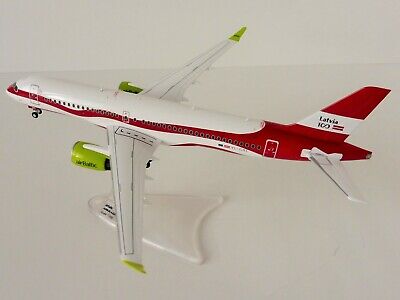 Airbaltic Airbus A220-300 1/200 Herpa 559690 Air Baltic Airbaltic Airbus A220-300 1/200 Herpa 559690 Air Baltic