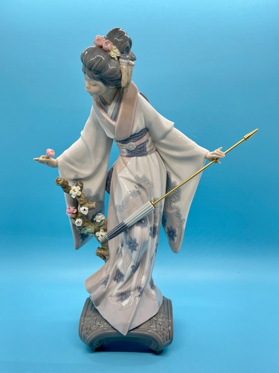ＬLADRO　「つがいの鳩」とても綺麗です✨ LLADRO 「つがいの鳩」とても綺麗です✨