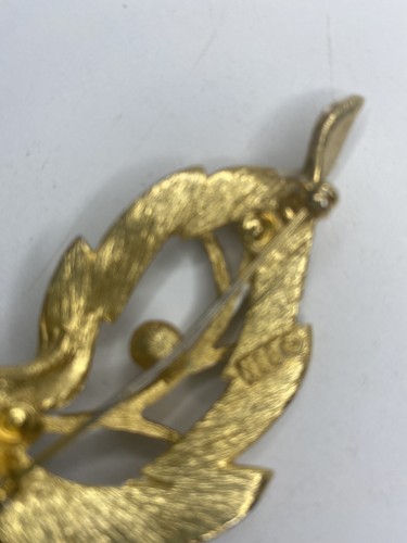 BSK Schal Pin Brosche Schmuck Anhänger weiß Emaille Gold Perle 2 1/2" langes Blatt - Bild 5 von 5