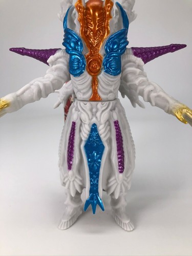 Bandai Ultraman Ultra Monster Series 104 Greeza Third form Pvc Figure Tsuburaya - Picture 5 of 12