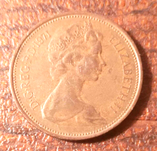 This is a Rare British Coin, New Pence 1971 - "2" - Coin. Queen Elizabeth II. - Picture 2 of 2