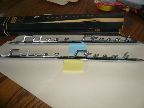 1948 Pontiac Silver Streak Hood Script Emblems NOS - P/N 510559 - Pair - Picture 2 of 6